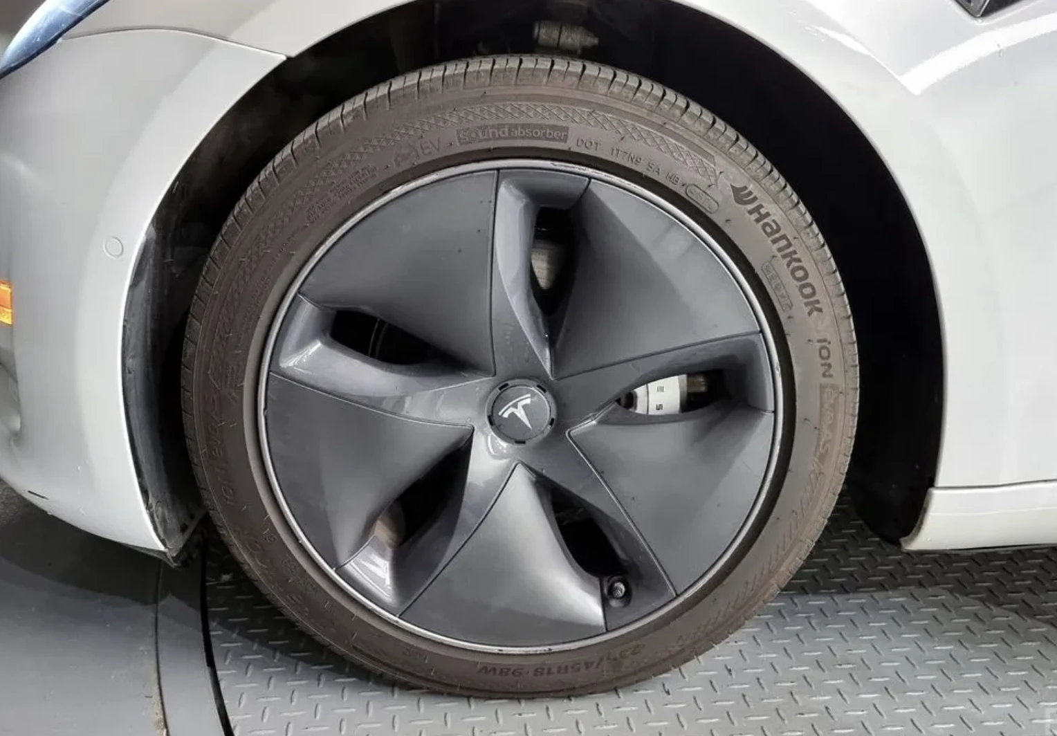 Tesla Model 3 Long RANGE* AWD* SUNROOF* SMART KEY* NAVI* ДИСТРОН, снимка 5 - Автомобили и джипове - 54033989