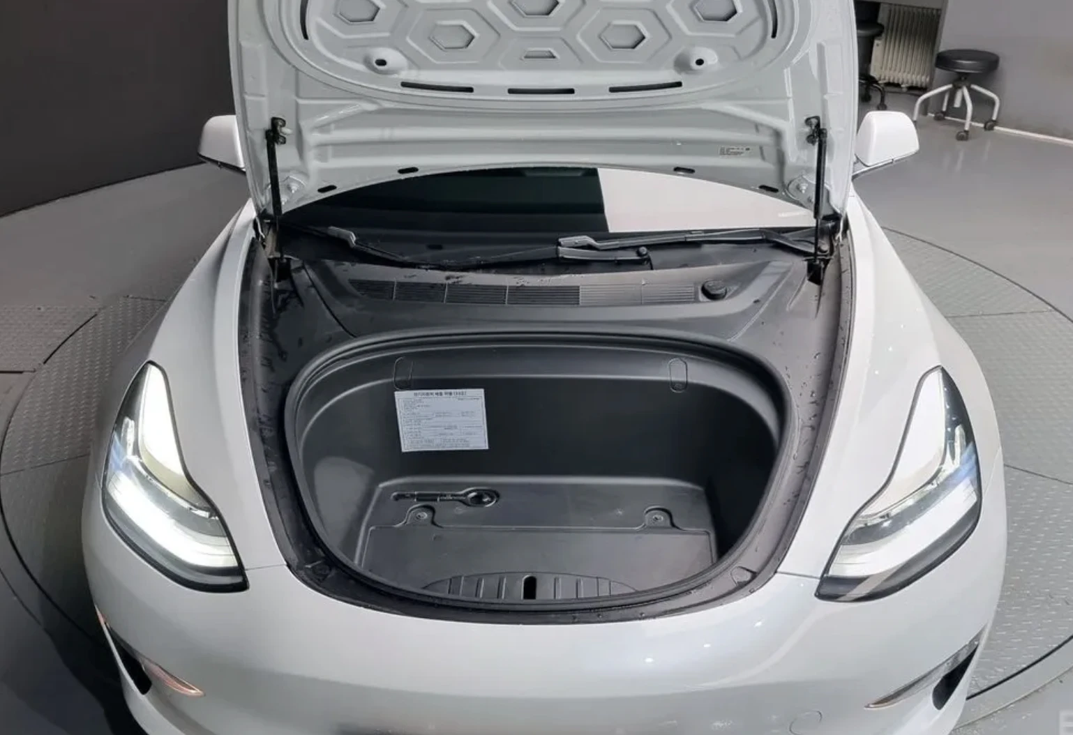 Tesla Model 3 Long RANGE* AWD* SUNROOF* SMART KEY* NAVI* ДИСТРОН, снимка 6 - Автомобили и джипове - 54033989