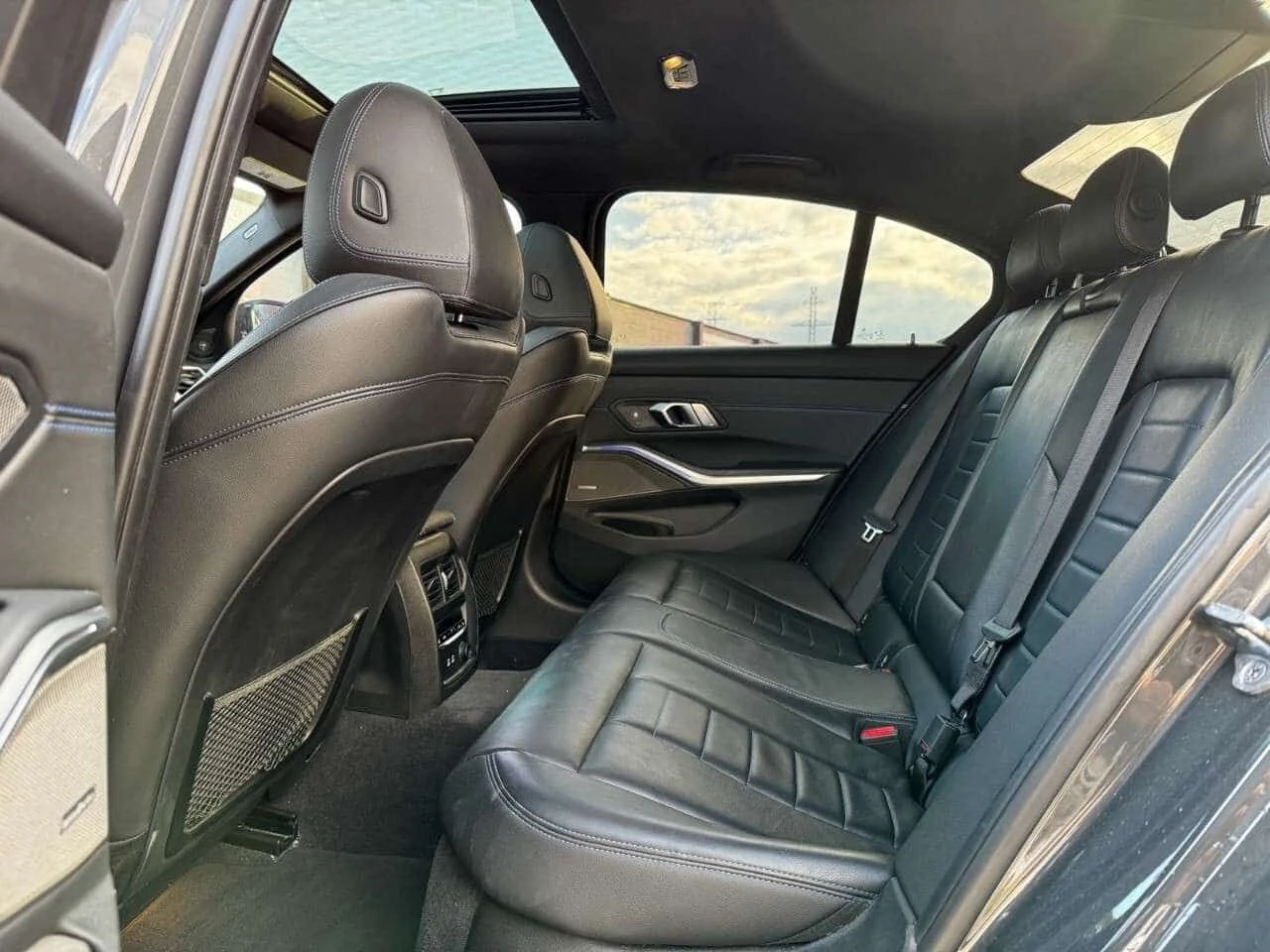 BMW 340 xDrive/ШИБИДАХ/ДИСТРОНИК/360/HARMAN KARDON, снимка 13 - Автомобили и джипове - 54631890