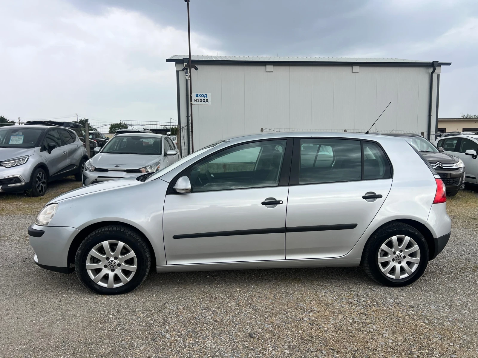 VW Golf 1.9 TDI-105 kc, снимка 6 - Автомобили и джипове - 54725614