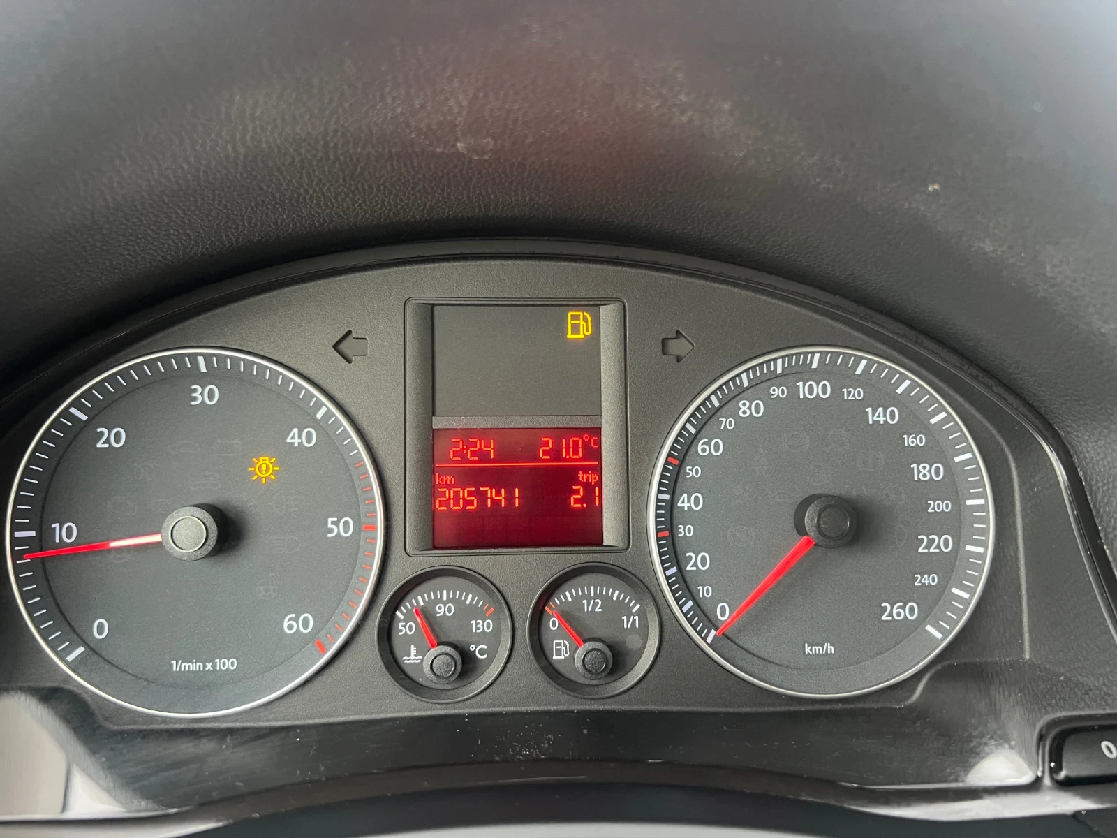 VW Golf 1.9 TDI-105 kc, снимка 10 - Автомобили и джипове - 54725614