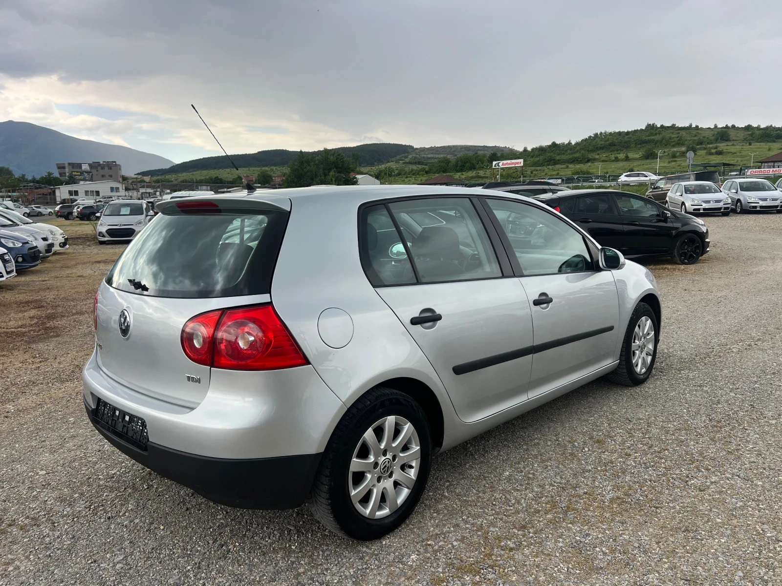 VW Golf 1.9 TDI-105 kc, снимка 3 - Автомобили и джипове - 54725614
