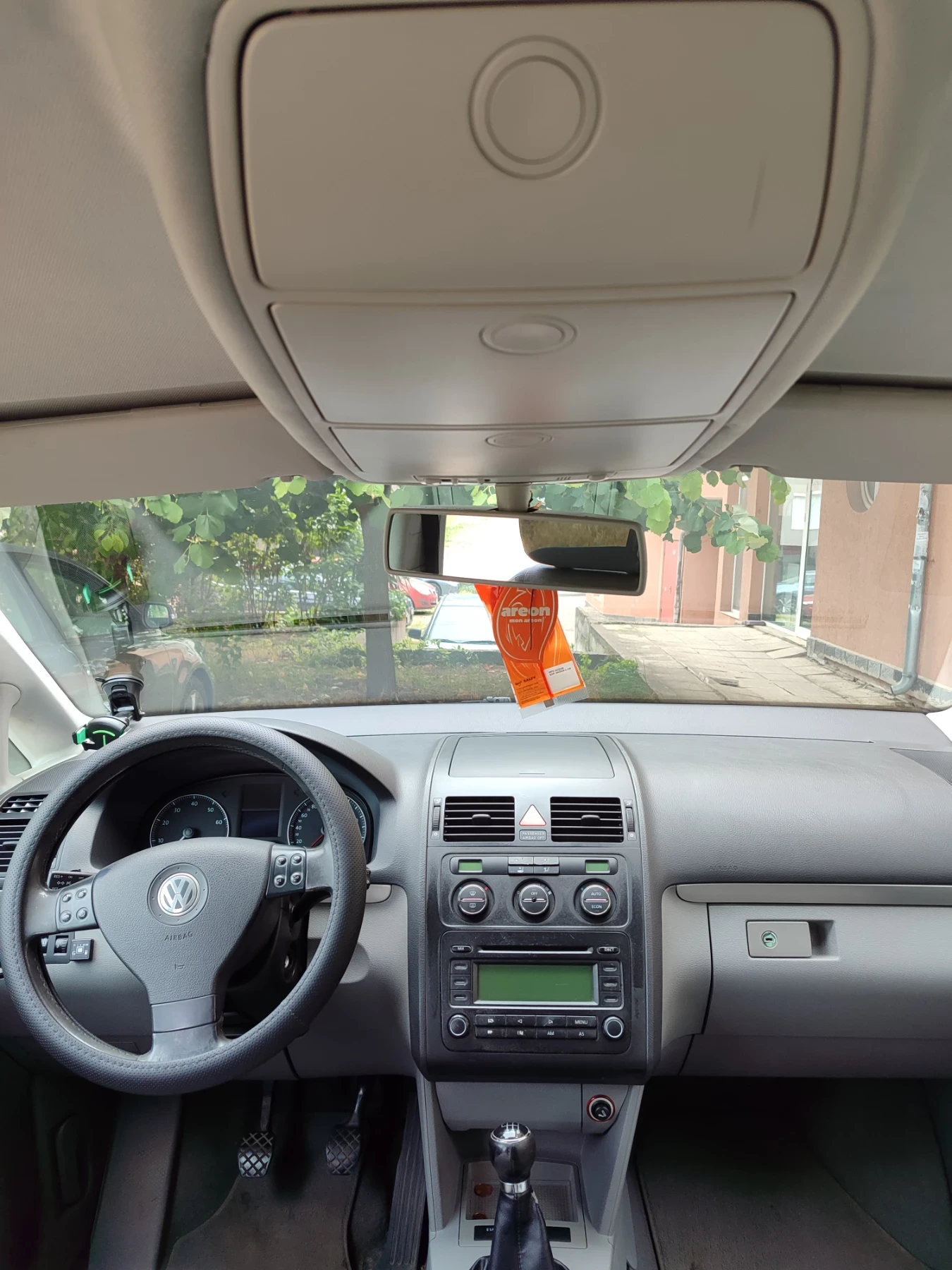 VW Touran, снимка 12 - Автомобили и джипове - 54933827