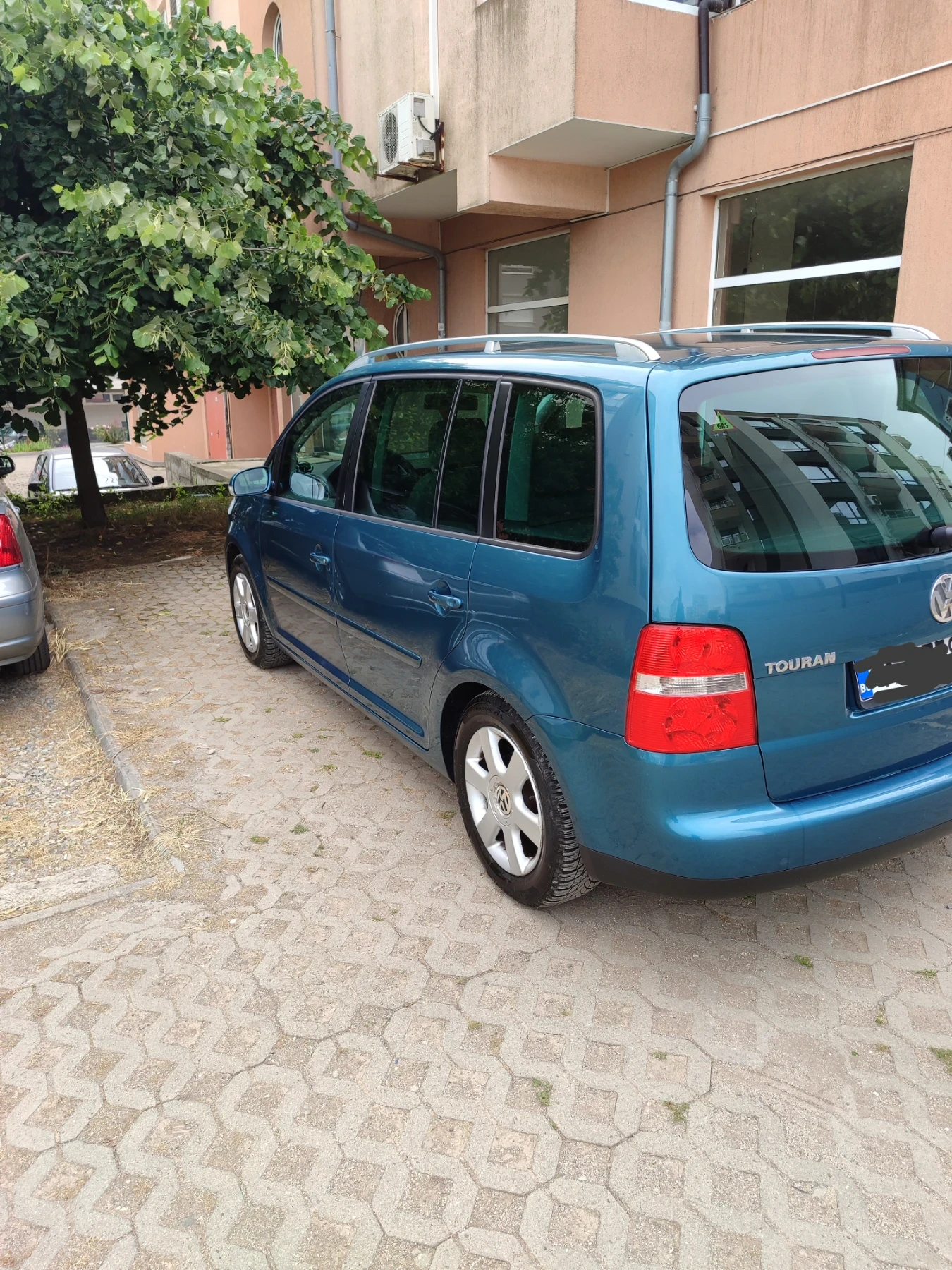 VW Touran, снимка 3 - Автомобили и джипове - 54933827