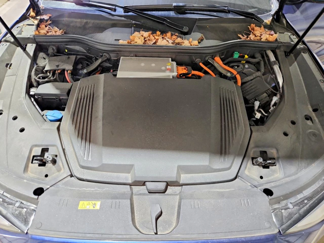 Audi E-Tron Chronos, снимка 12 - Автомобили и джипове - 55004153