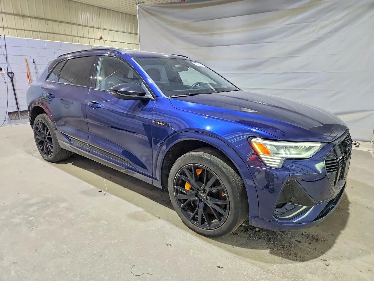 Audi E-Tron Chronos, снимка 4 - Автомобили и джипове - 55004153