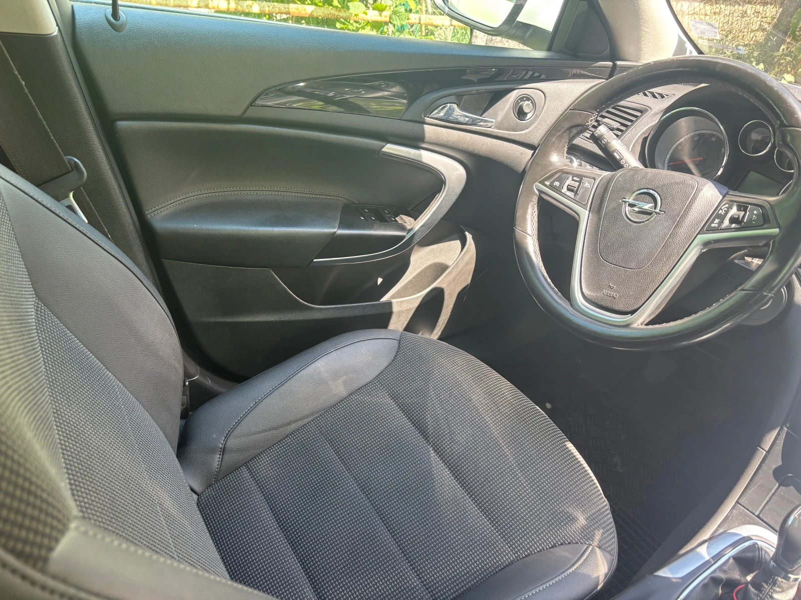 Opel Insignia 2.0 CDTI, снимка 7 - Автомобили и джипове - 55063851