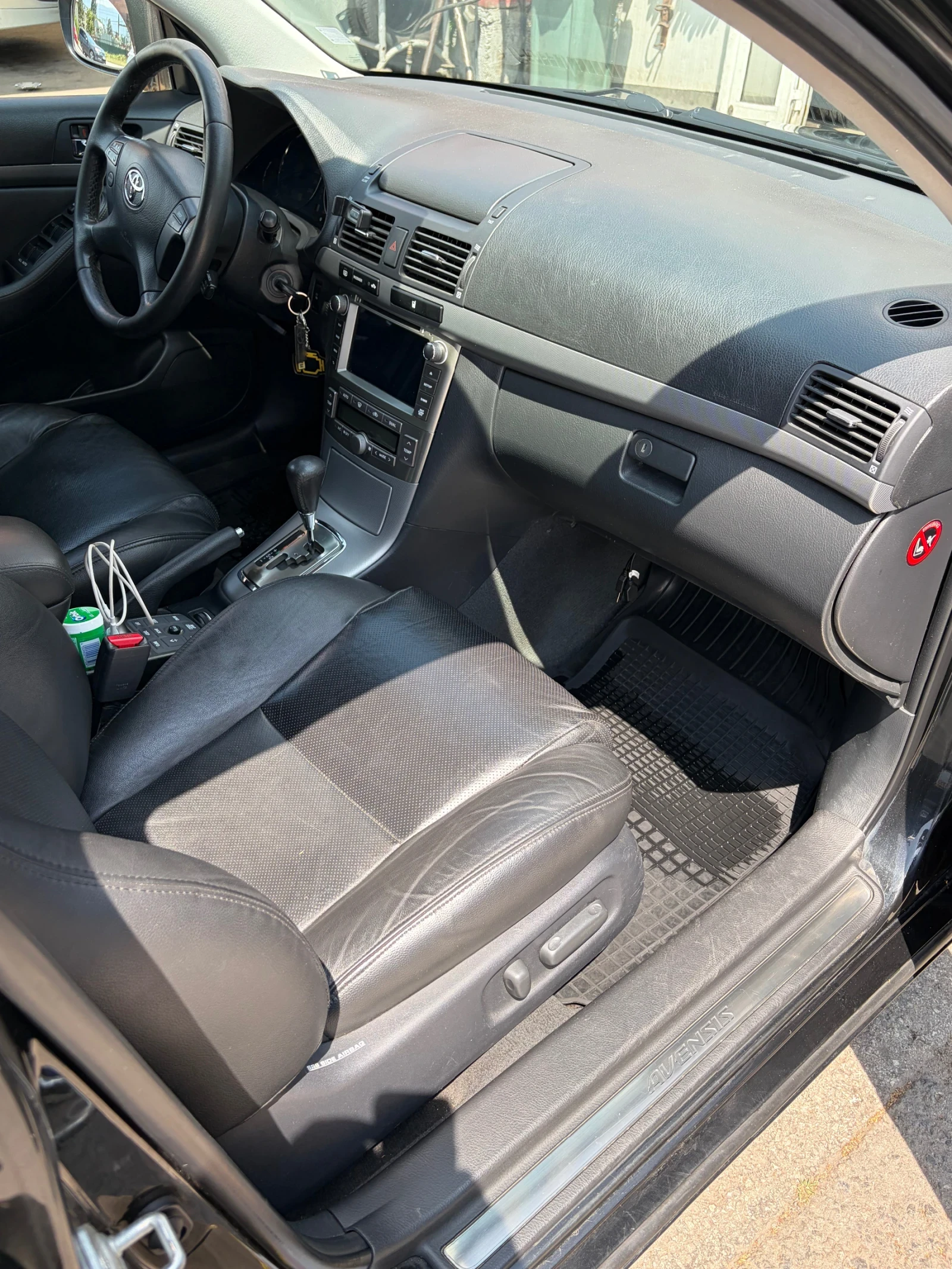 Toyota Avensis 2.4 бензин /газ, снимка 8 - Автомобили и джипове - 55143427