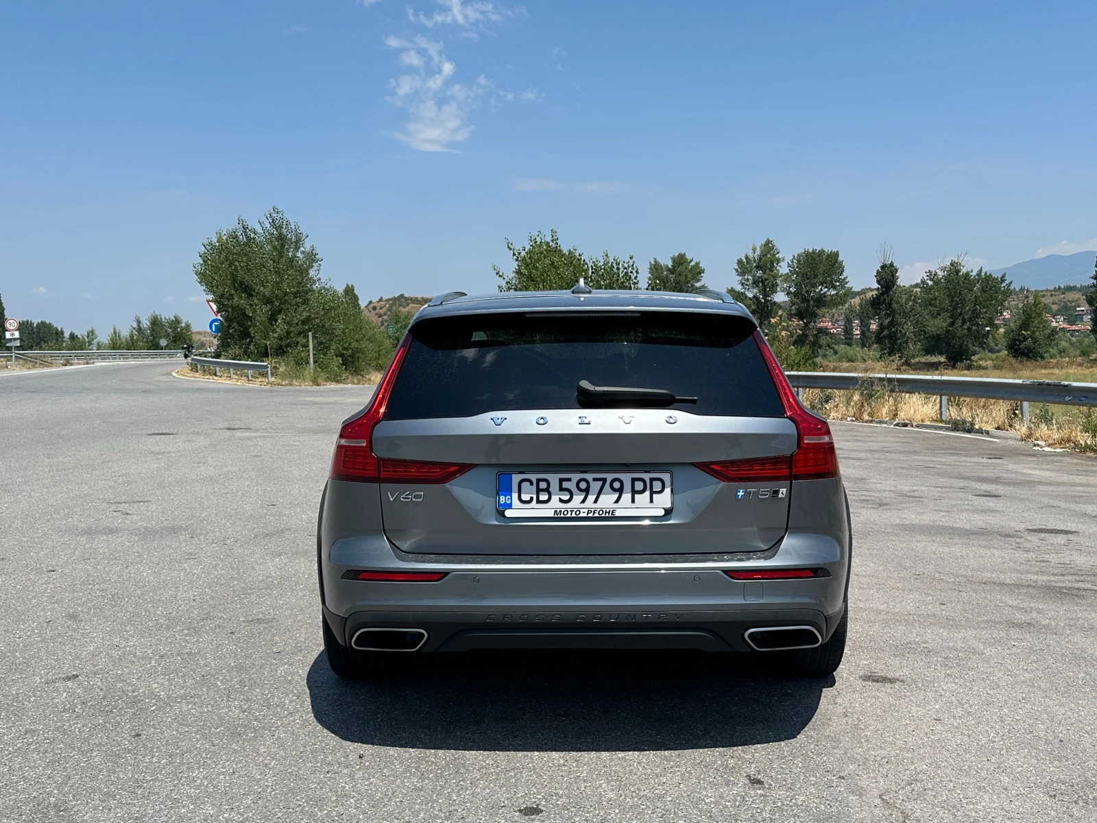 Volvo V60 Cross Country, снимка 7 - Автомобили и джипове - 55323329