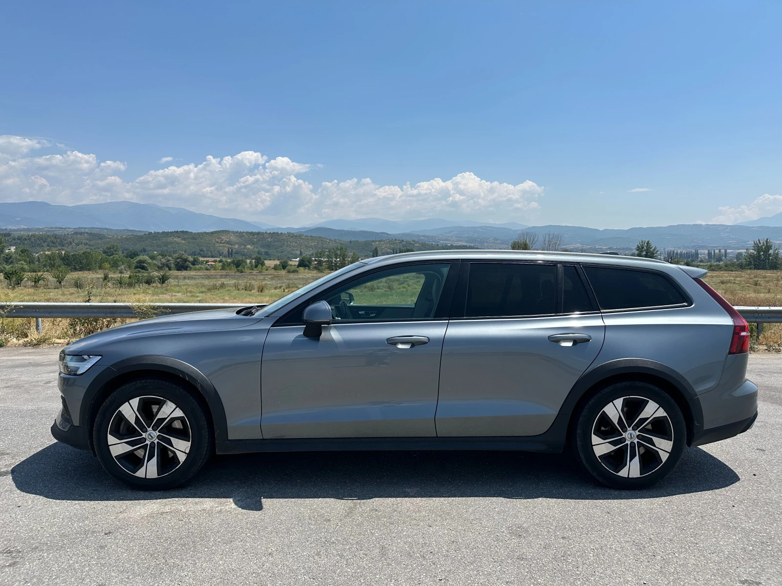 Volvo V60 Cross Country, снимка 5 - Автомобили и джипове - 55323329