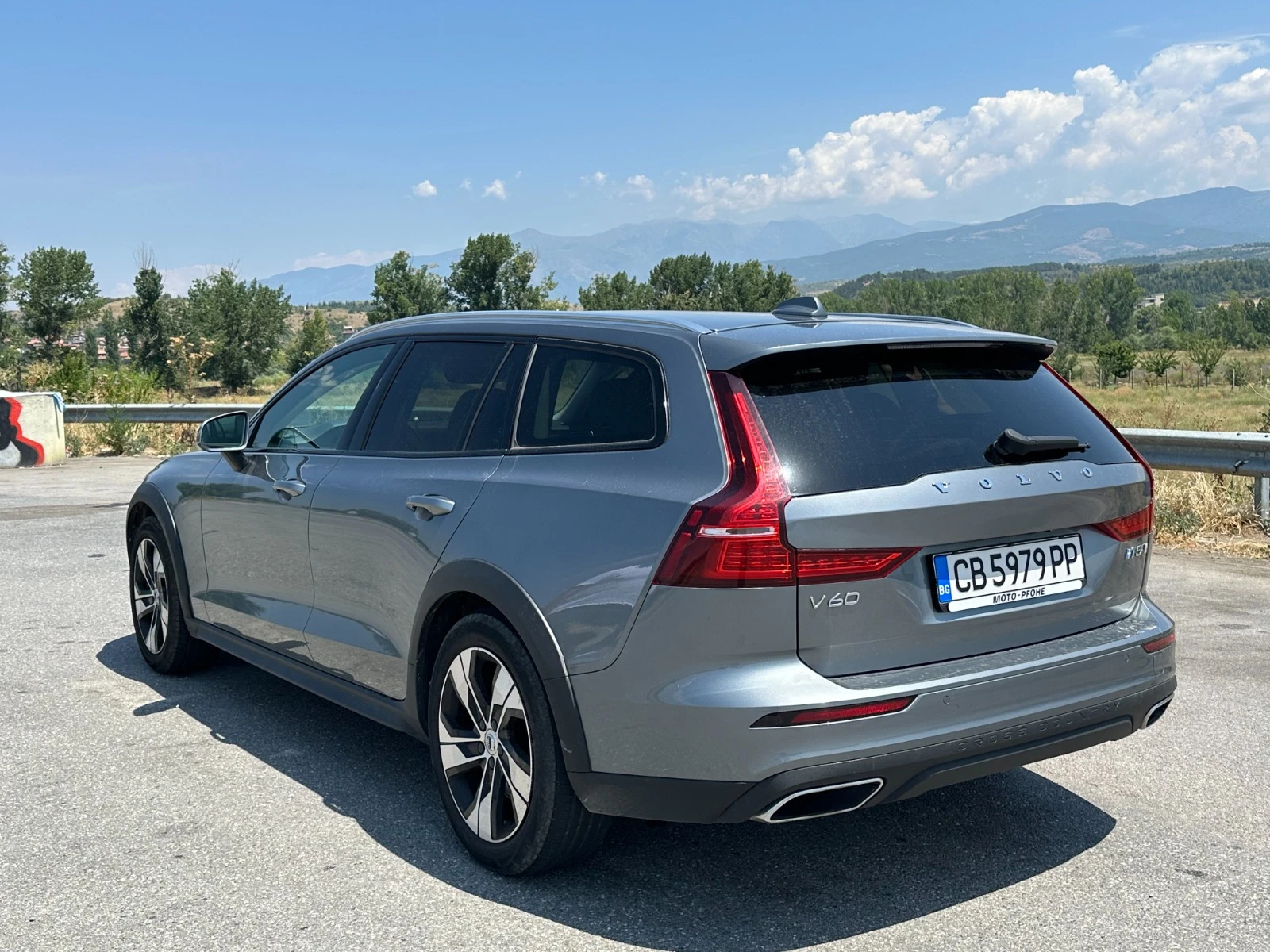 Volvo V60 Cross Country, снимка 6 - Автомобили и джипове - 55323329