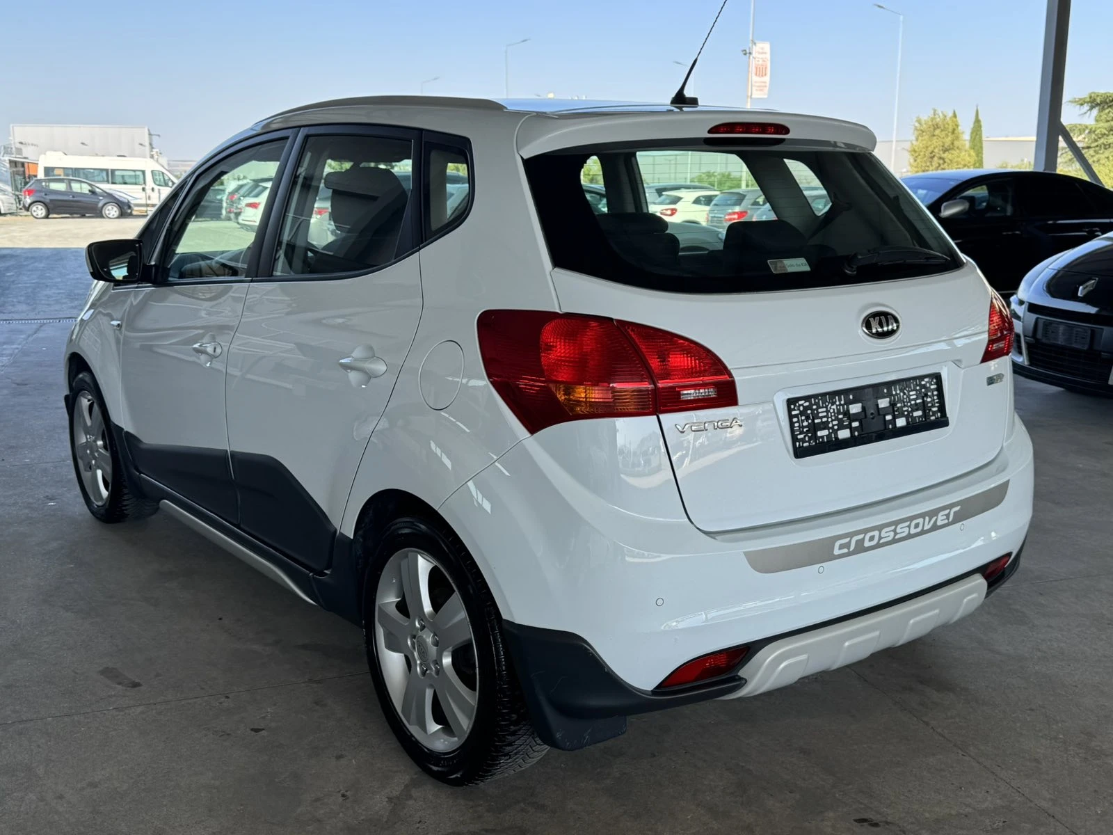 Kia Venga 90ps* GAS* CROSSOVER* KЛИМАТИК* , снимка 3 - Автомобили и джипове - 55610933