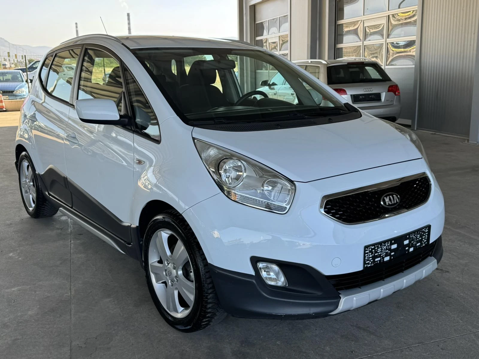 Kia Venga 90ps* GAS* CROSSOVER* KЛИМАТИК* , снимка 7 - Автомобили и джипове - 55610933