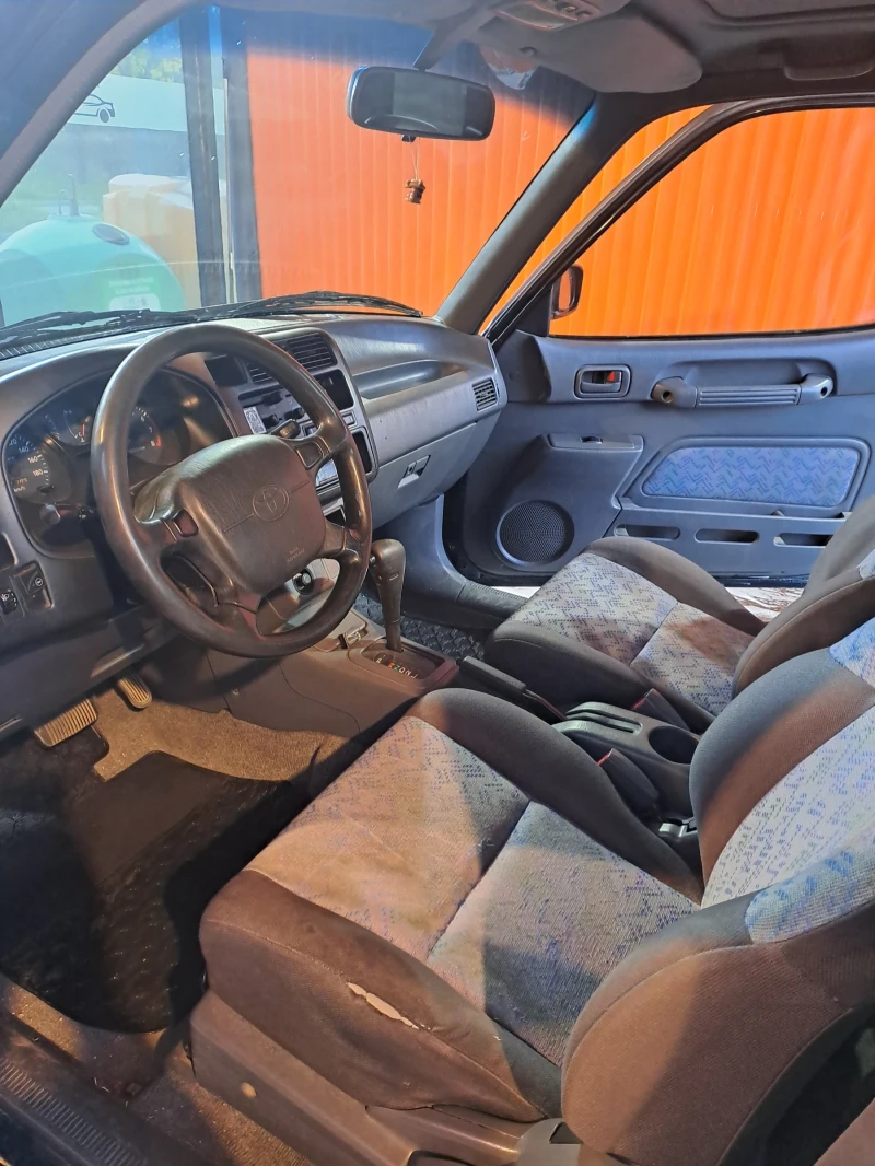 Toyota Rav4, снимка 10 - Автомобили и джипове - 47669191