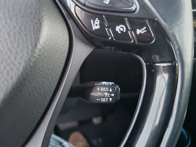 Toyota C-HR 1, 8 hibrid, снимка 12 - Автомобили и джипове - 52171808