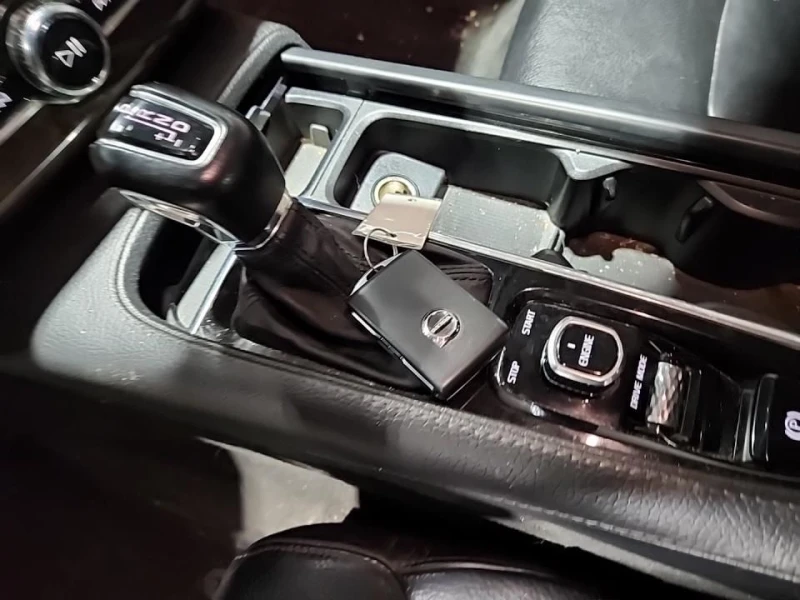 Volvo Xc90 ОЧАКВАН ВНОС* Momentum* 360View* Пано* Подгрев, снимка 12 - Автомобили и джипове - 53154239