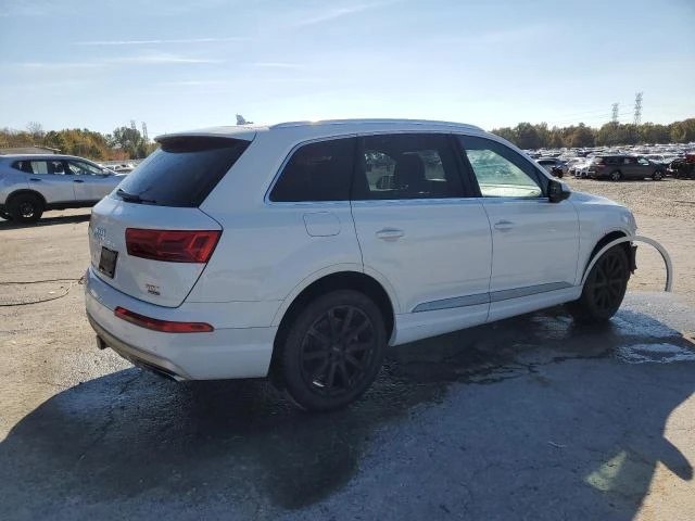 Audi Q7 Premium Plus 4х4* Keyless* Пано* Памет* 7седалки* , снимка 3 - Автомобили и джипове - 48339557