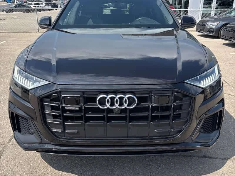 Audi Q8 TECHNIK * FULL S LINE* ДИСТРОНИК* ПРЕДСТАВИТЕЛСТВО, снимка 2 - Автомобили и джипове - 53691619
