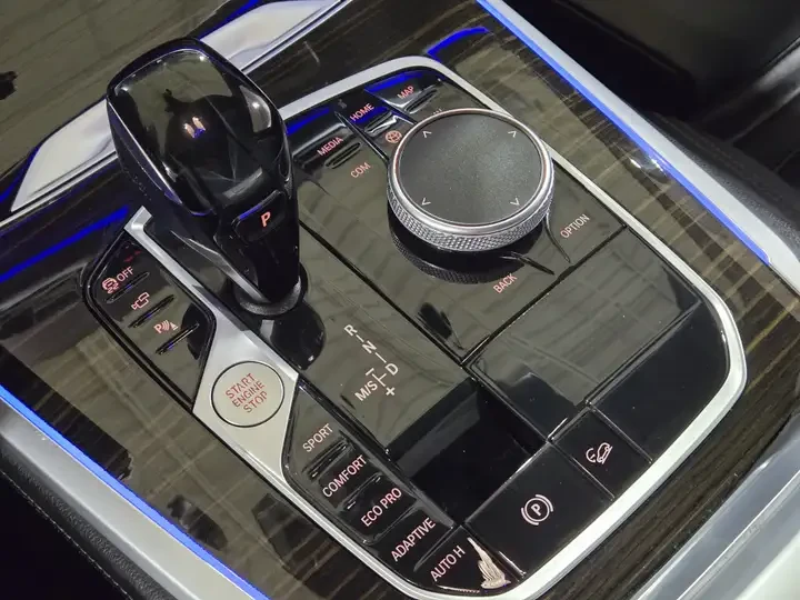 BMW X5 xDrive40i| HUD| 360CAM| PANO| MEMORY| SOFT-CLOSE| , снимка 17 - Автомобили и джипове - 55173904