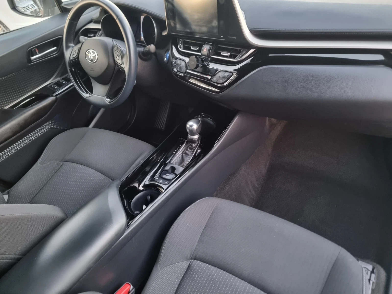 Toyota C-HR 1, 8 hibrid | Mobile.bg — изображение 10