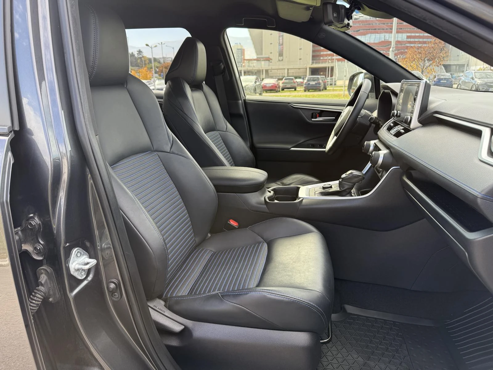 Toyota Rav4 Hybrid AWD Luxury  | Mobile.bg   14