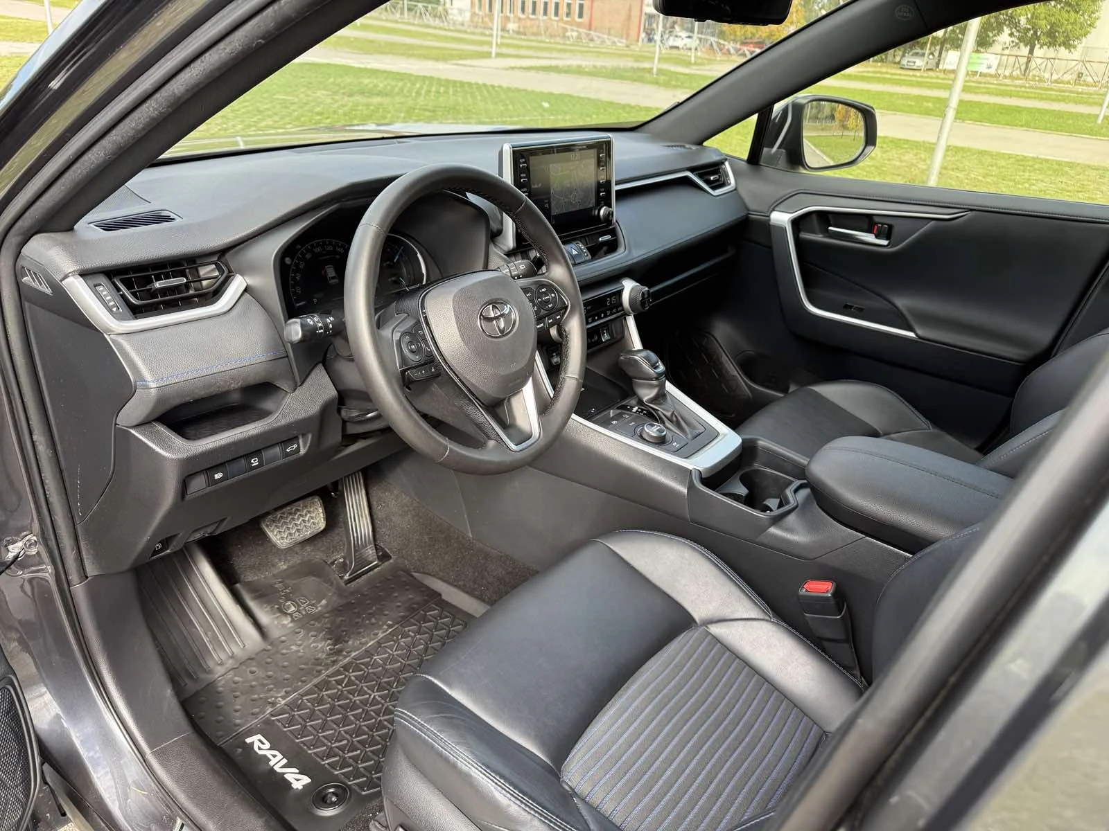 Toyota Rav4 Hybrid AWD Luxury  | Mobile.bg   11