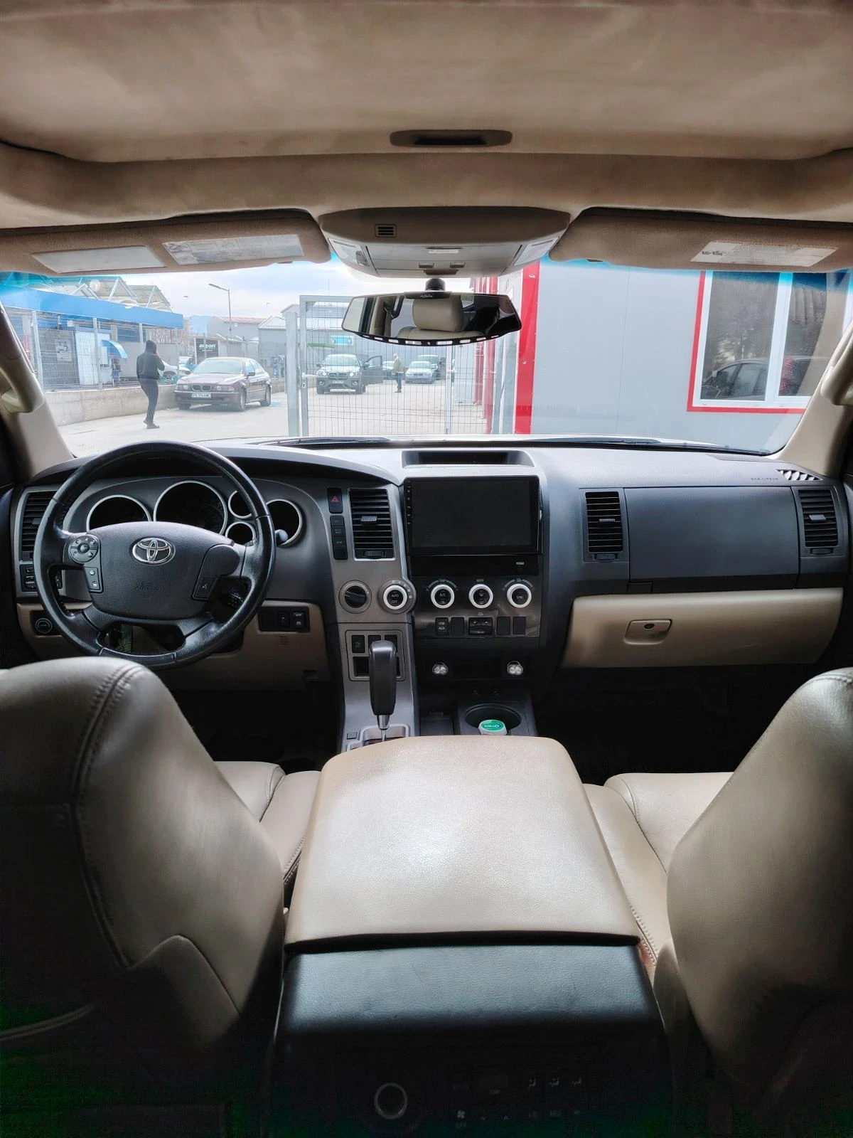 Toyota Sequoia  - изображение 9