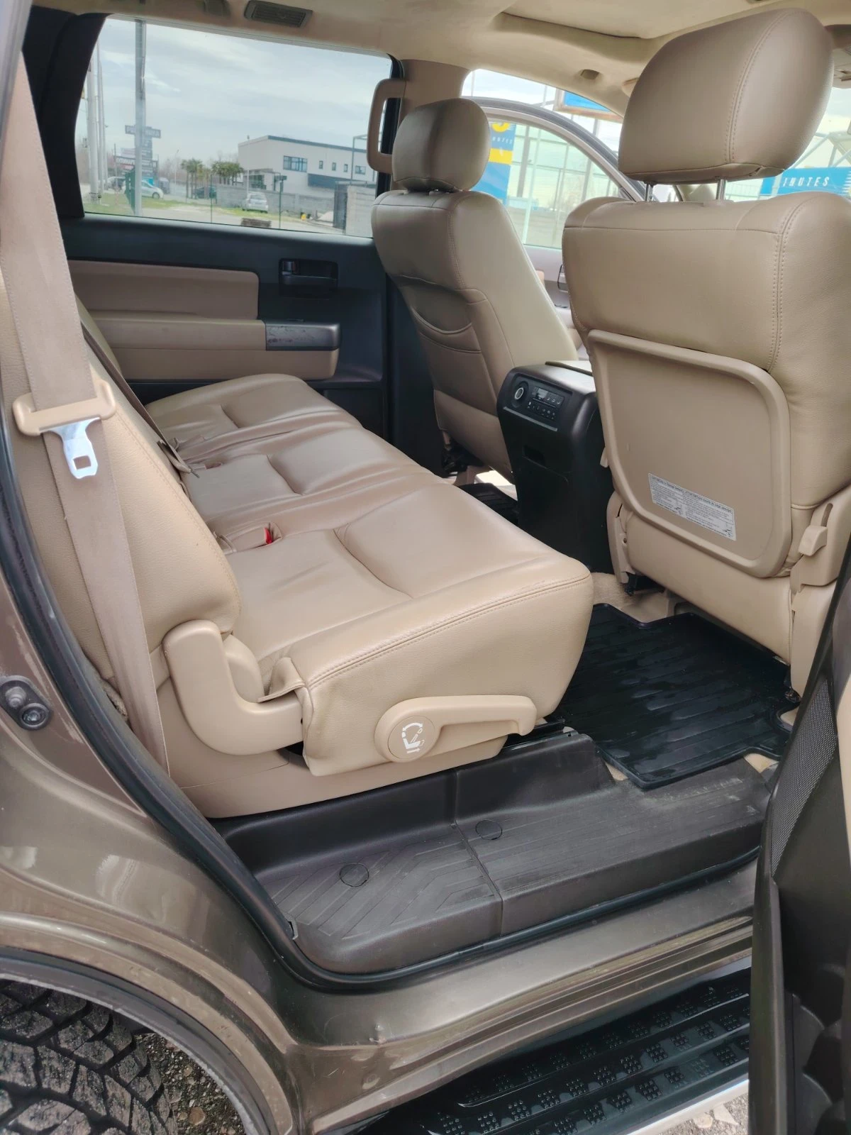 Toyota Sequoia | Mobile.bg � ����������� 13