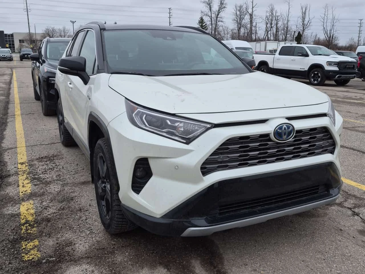 Toyota Rav4  HYBRID XSE / DISTRONIC / CAMERA / JBL / CARFAX , снимка 2 - Автомобили и джипове - 54072311