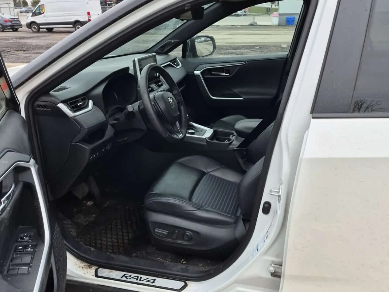 Toyota Rav4  HYBRID XSE / DISTRONIC / CAMERA / JBL / CARFAX , снимка 5 - Автомобили и джипове - 54072311