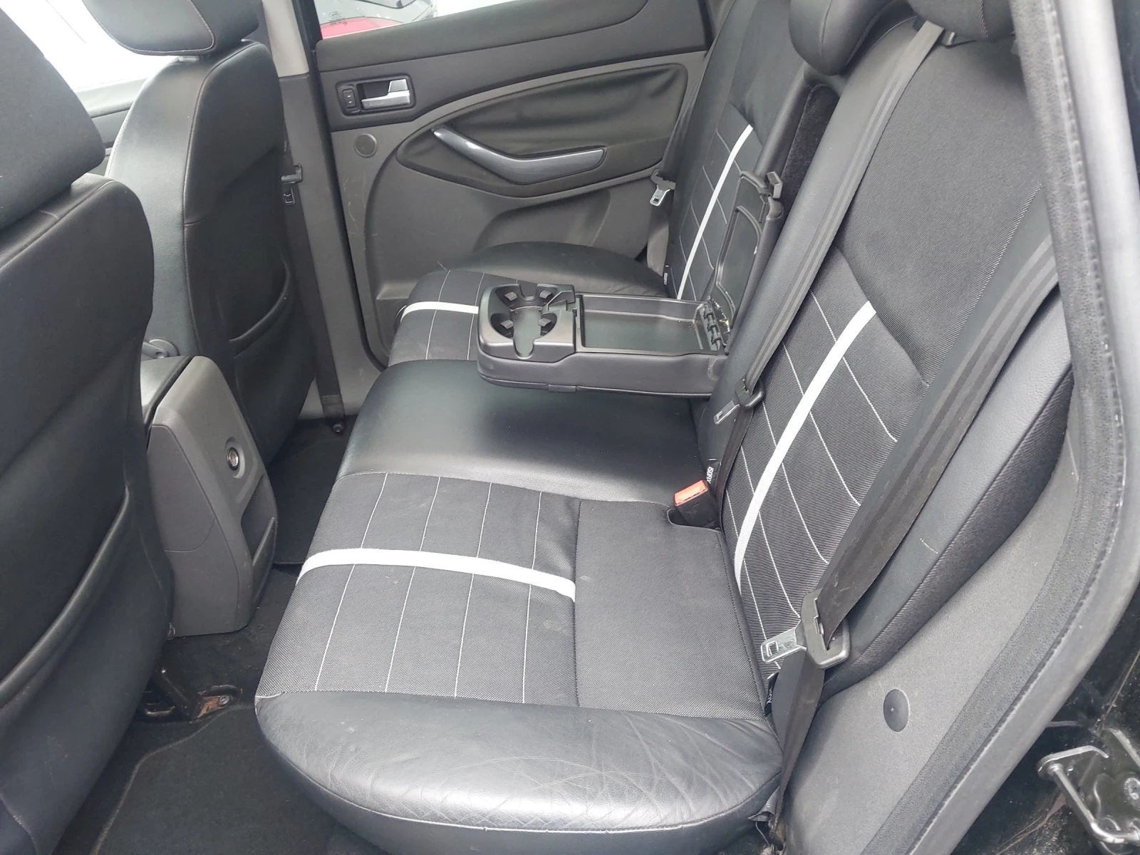 Ford Kuga, снимка 9 - Автомобили и джипове - 54284590