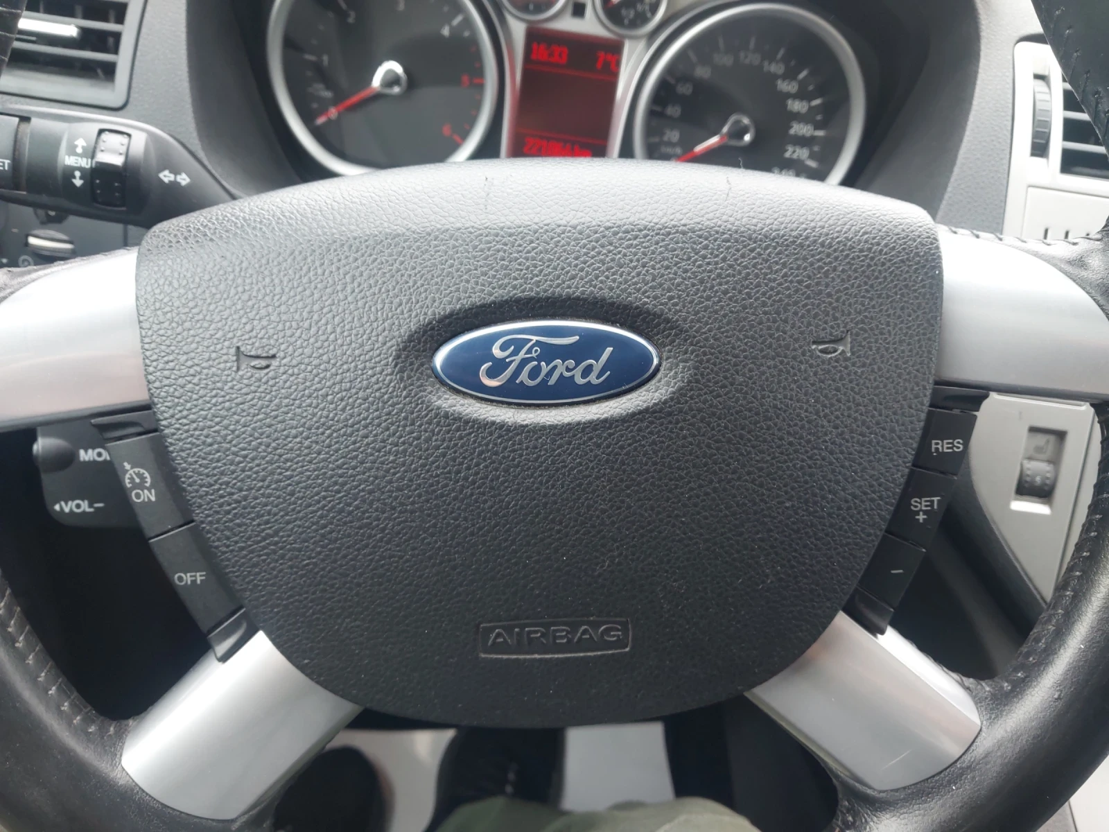 Ford Kuga, снимка 15 - Автомобили и джипове - 54284590