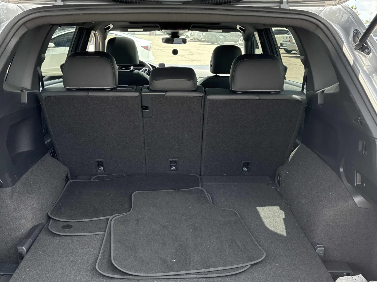 VW Tiguan Comfortline R-Line Black Edition * CARFAX, снимка 6 - Автомобили и джипове - 54919627