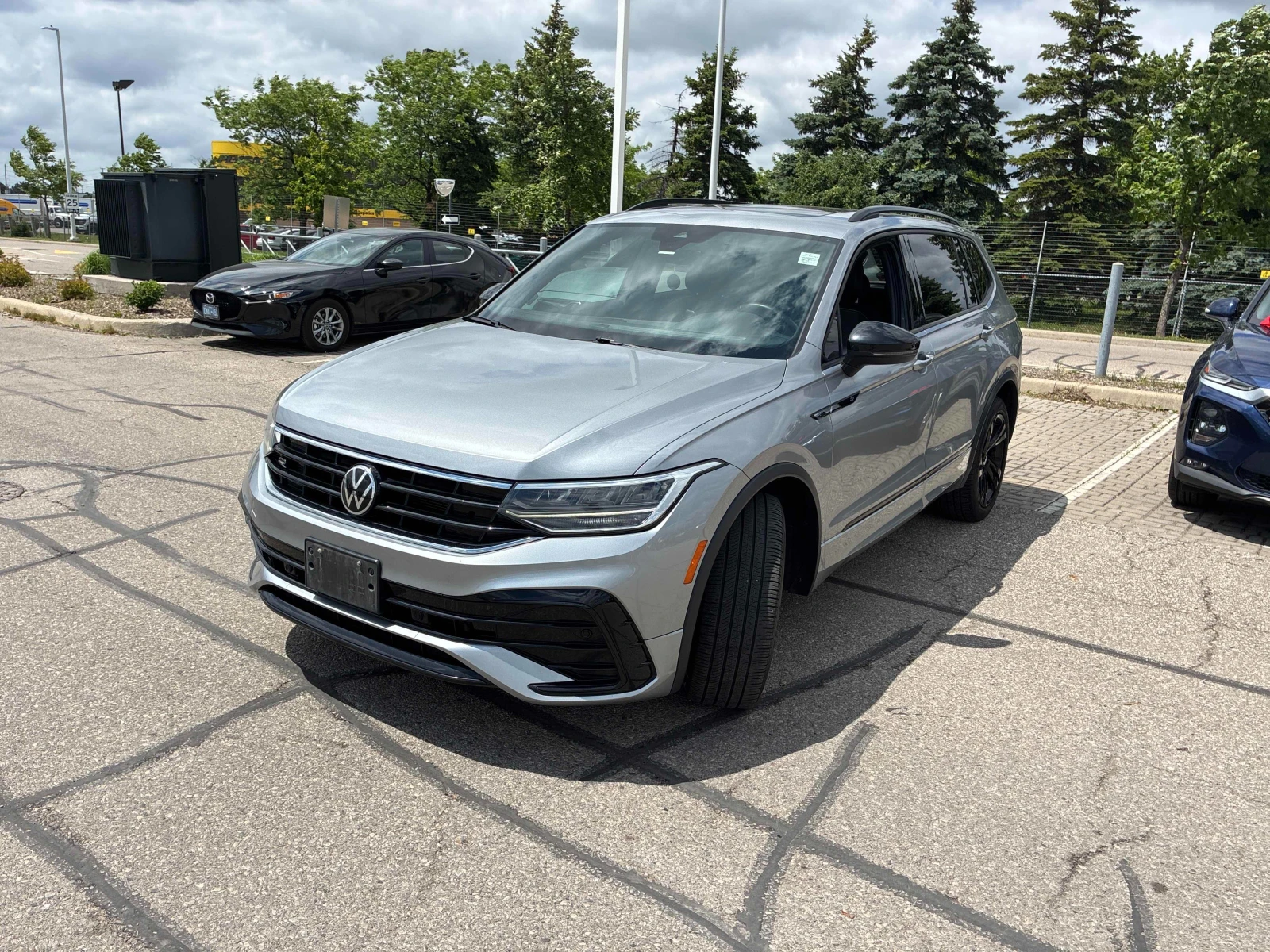 VW Tiguan Comfortline R-Line Black Edition * CARFAX