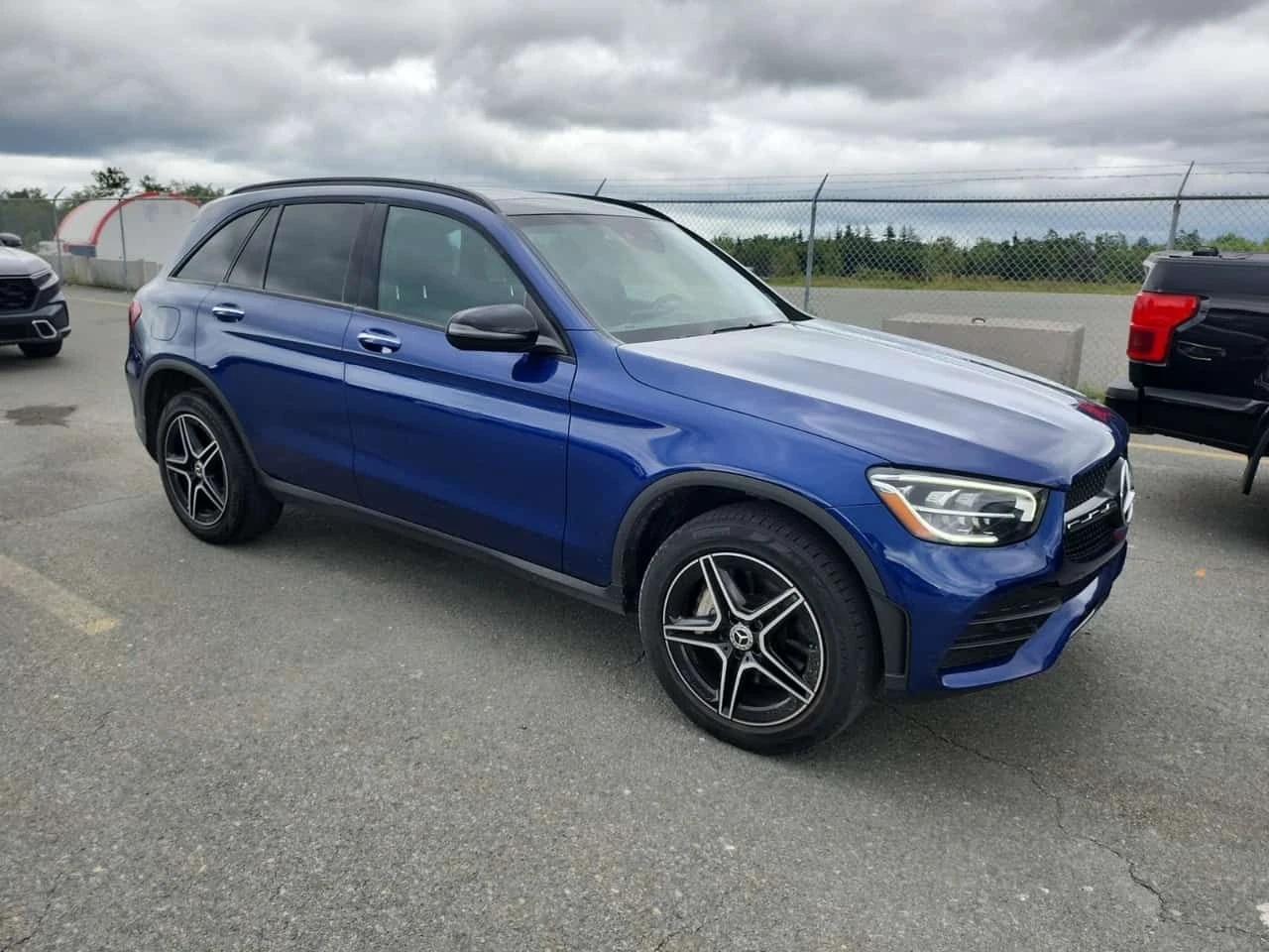 Mercedes-Benz GLC 300 АМГ ПАКЕТ/CARFAX/ПОДГРЕВ/ПАНОРАМА/ПАМЕТ, снимка 2 - Автомобили и джипове - 55437538