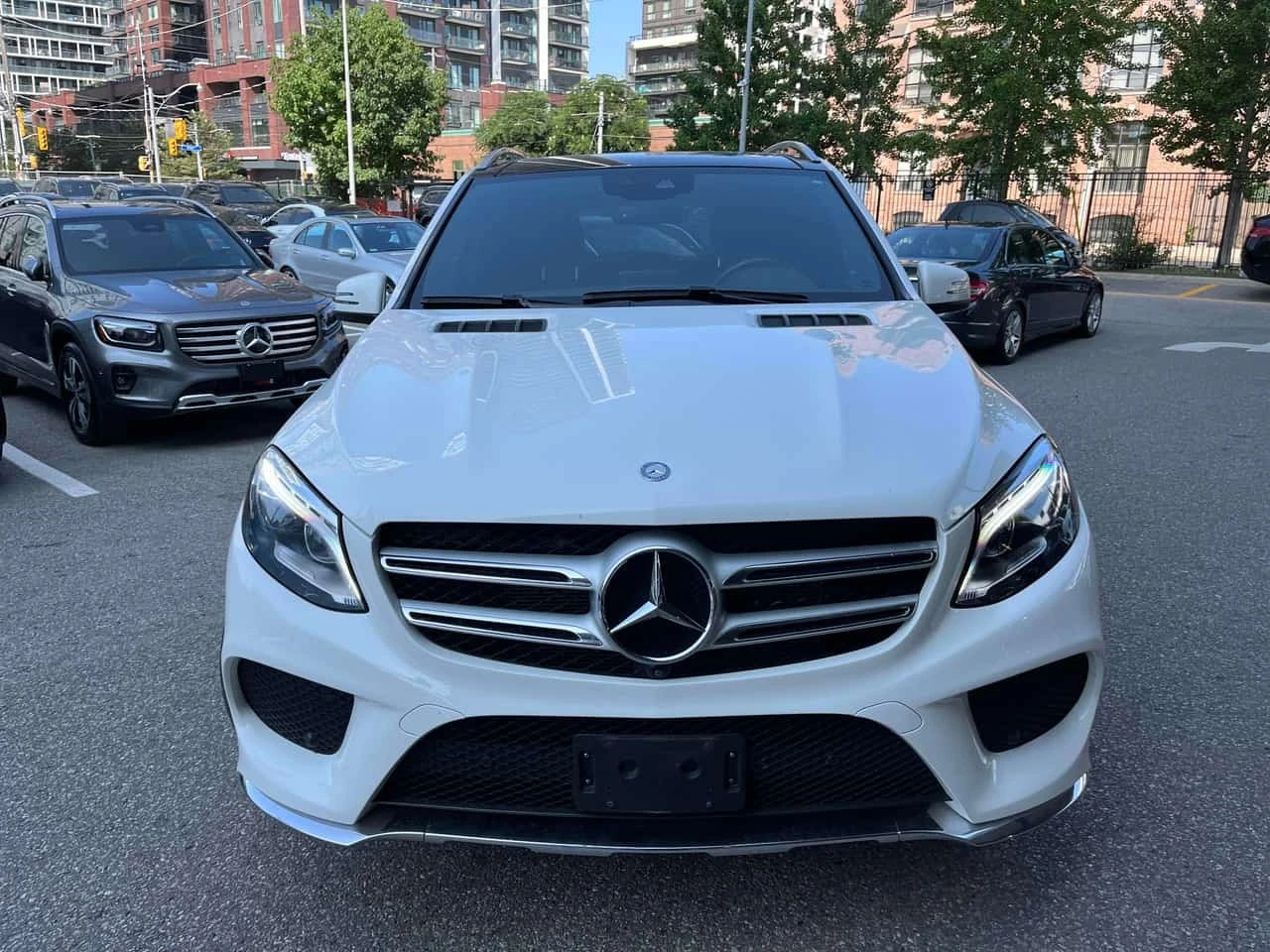 Mercedes-Benz GLE 400 * АВТОКРЕДИТ БЕЗ ПЪРВОНАЧАЛНА ВНОСКА* , снимка 6 - Автомобили и джипове - 55769489