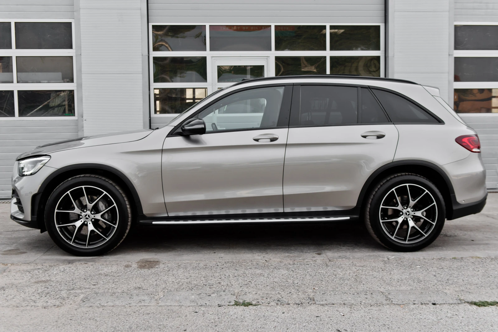 Mercedes-Benz GLC 220 AMG PANO MULTIBEAM GERMANY 75000KM, снимка 8 - Автомобили и джипове - 55941095