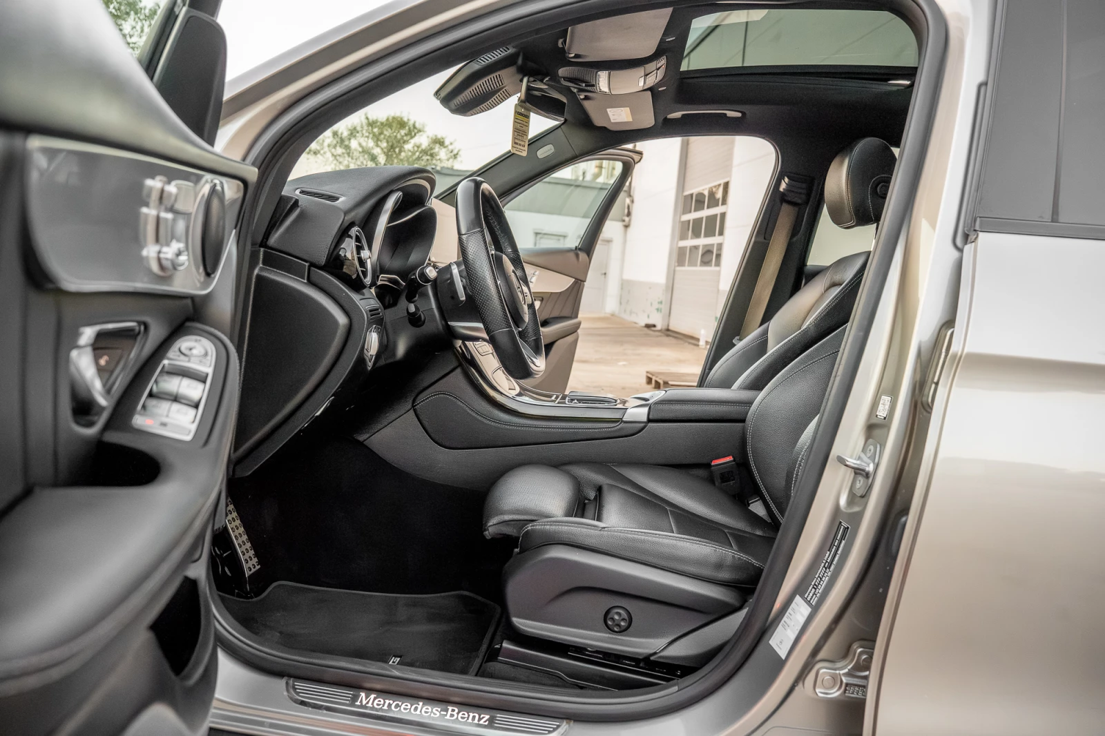 Mercedes-Benz GLC 220 AMG PANO MULTIBEAM GERMANY 75000KM, снимка 10 - Автомобили и джипове - 55941095