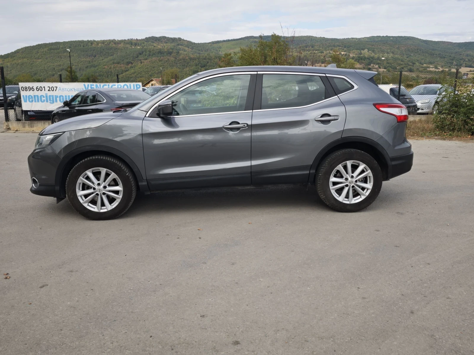 Nissan Qashqai 1.5 dci, снимка 7 - Автомобили и джипове - 56240991
