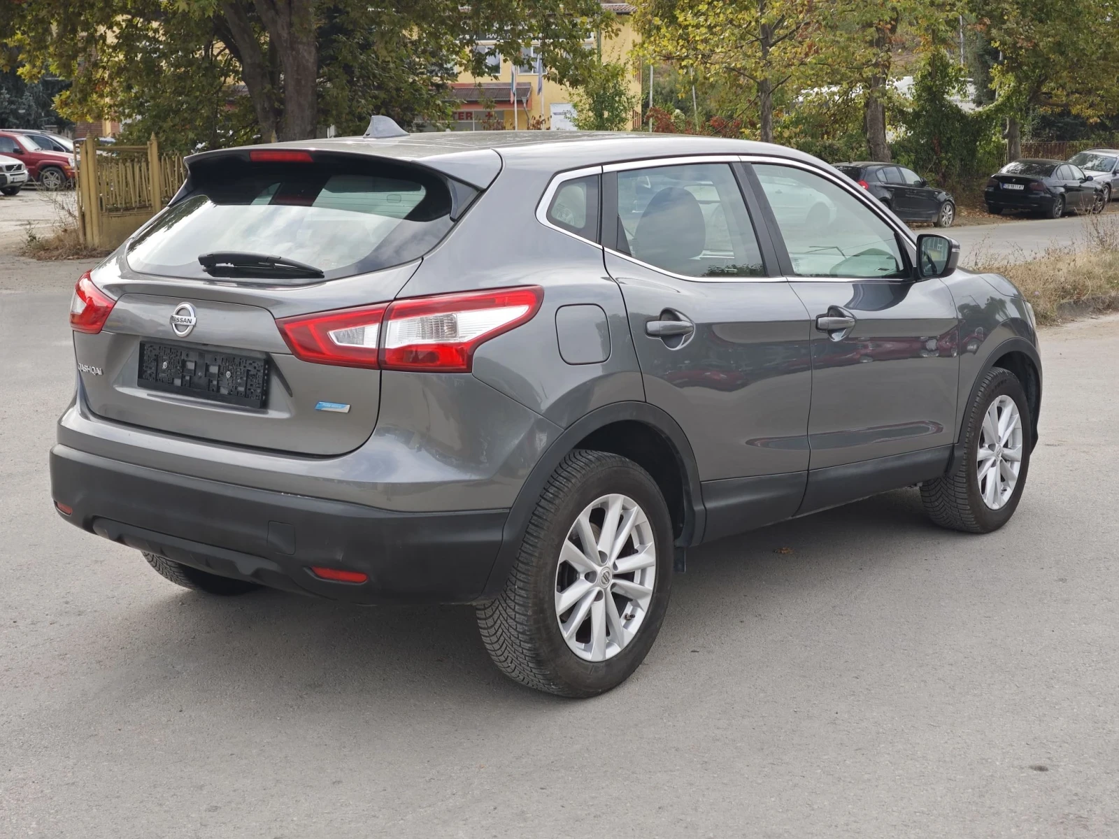 Nissan Qashqai 1.5 dci, снимка 6 - Автомобили и джипове - 56240991