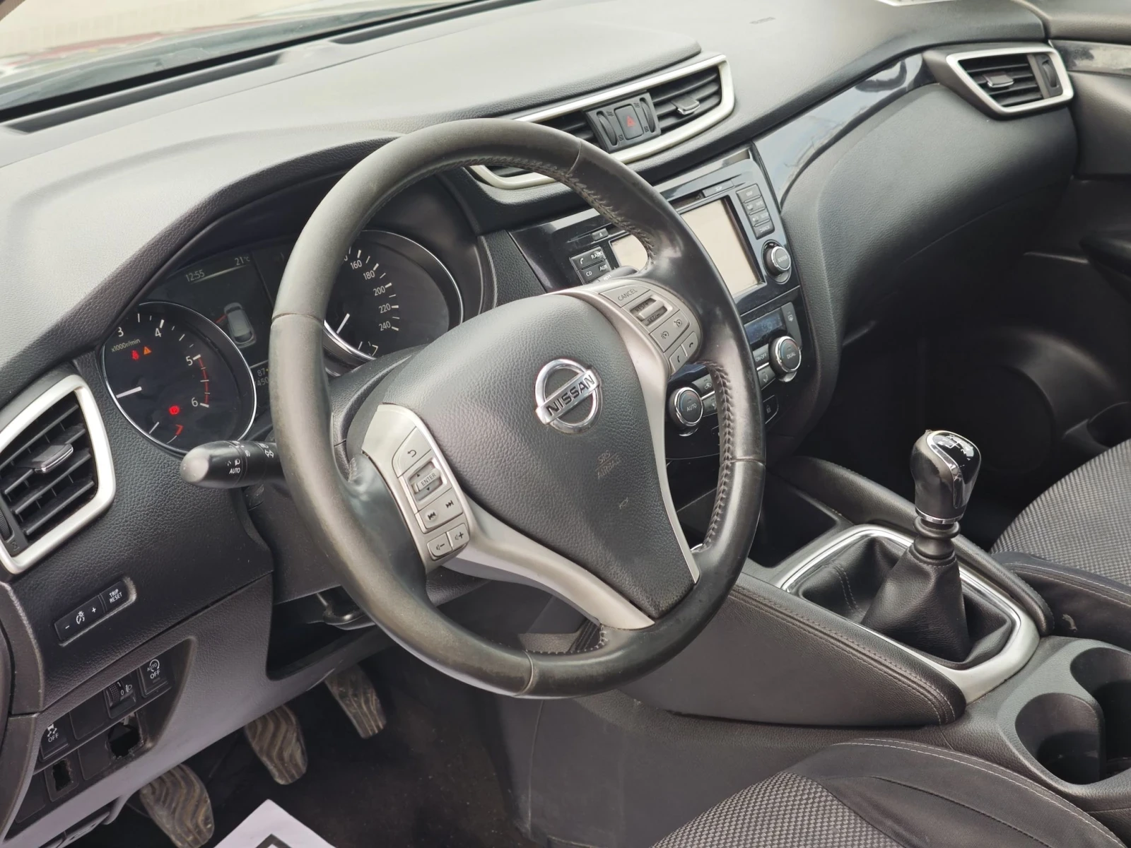 Nissan Qashqai 1.5 dci, снимка 9 - Автомобили и джипове - 56240991