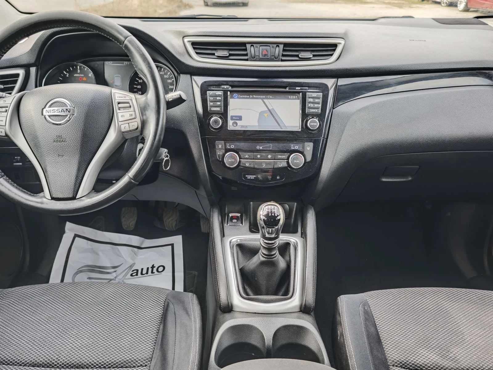 Nissan Qashqai 1.5 dci, снимка 13 - Автомобили и джипове - 56240991