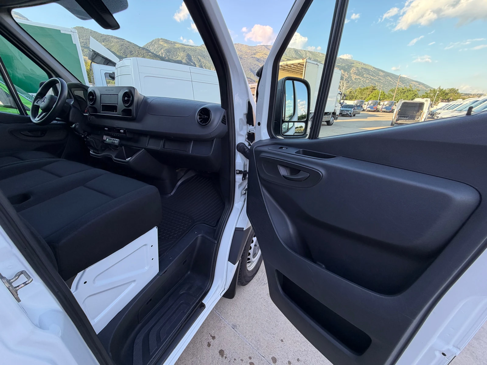Mercedes-Benz Sprinter 316 ХЛАДИЛЕН!V500MAX!ТОП!EURO6!3-БРОЯ!, снимка 12 - Бусове и автобуси - 54961958