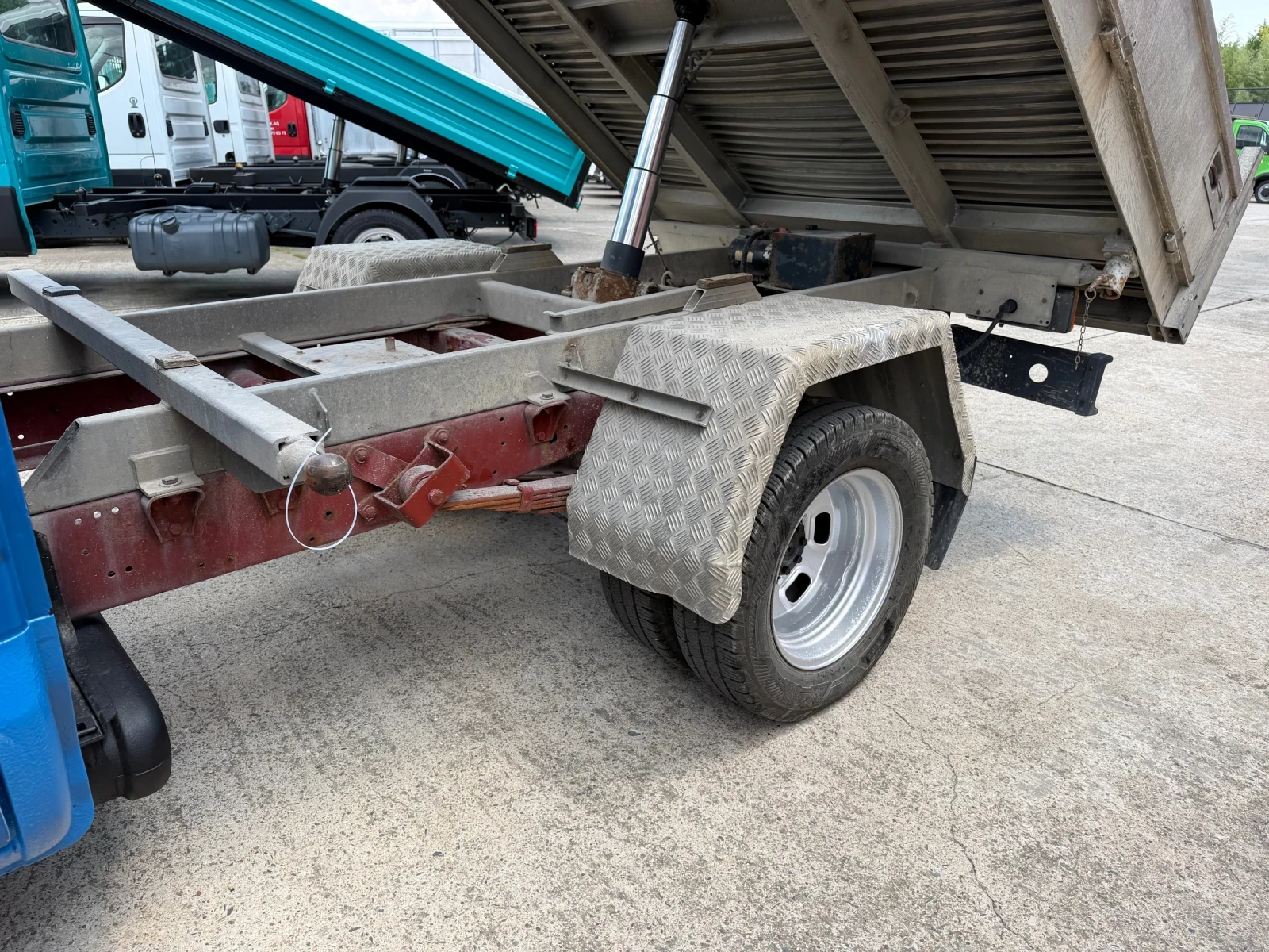 Iveco Daily 35C11* 2.8HPT* Тристранен самосвал* 2.70 метра кош, снимка 6 - Бусове и автобуси - 55332016