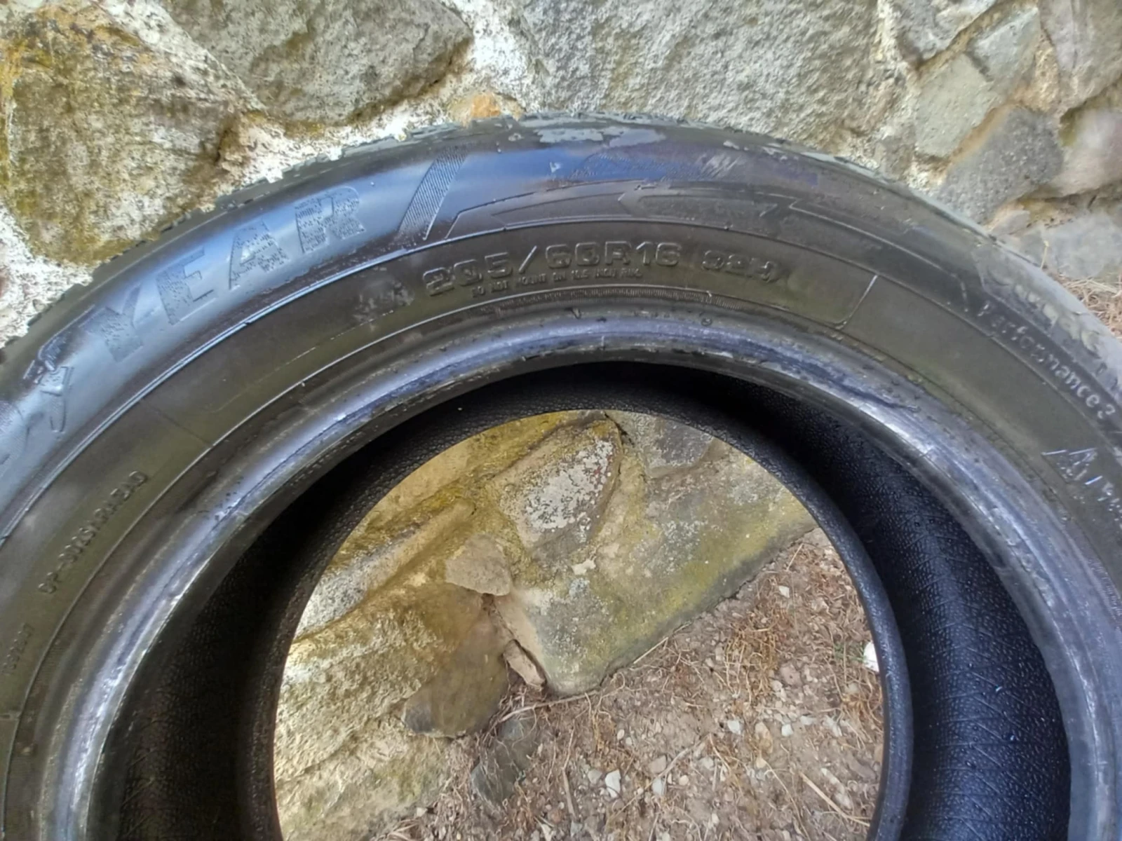 Гуми Зимни 255/55R16, снимка 4 - Гуми и джанти - 55644474