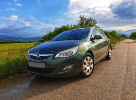 Opel Astra, снимка 1 - Автомобили и джипове - 44339746