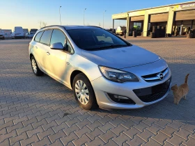 Opel Astra Sports Tourer, снимка 2