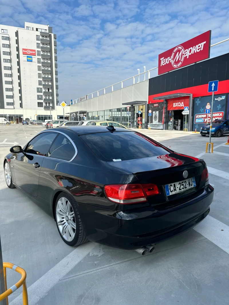 BMW 330 * E92* SCHNITZER* Dynamic Drive* Spyder* 2 Ключа* , снимка 6 - Автомобили и джипове - 47772676