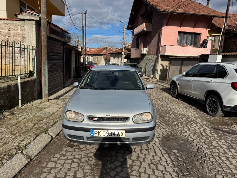 VW Golf, снимка 1 - Автомобили и джипове - 48630079