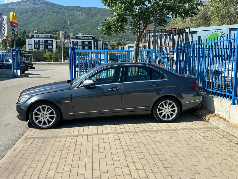 Mercedes-Benz C 320 4matic, снимка 17 - Автомобили и джипове - 51218367